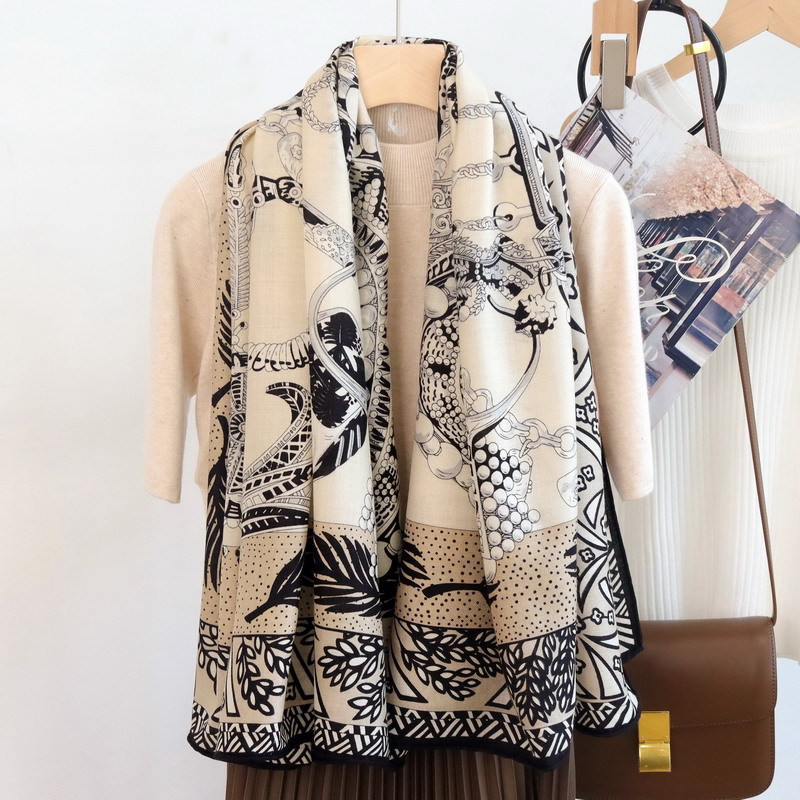 Silk Wool Scarf 135CM Luxury D - đánh giá và giá Winter Clothing Hong Kong